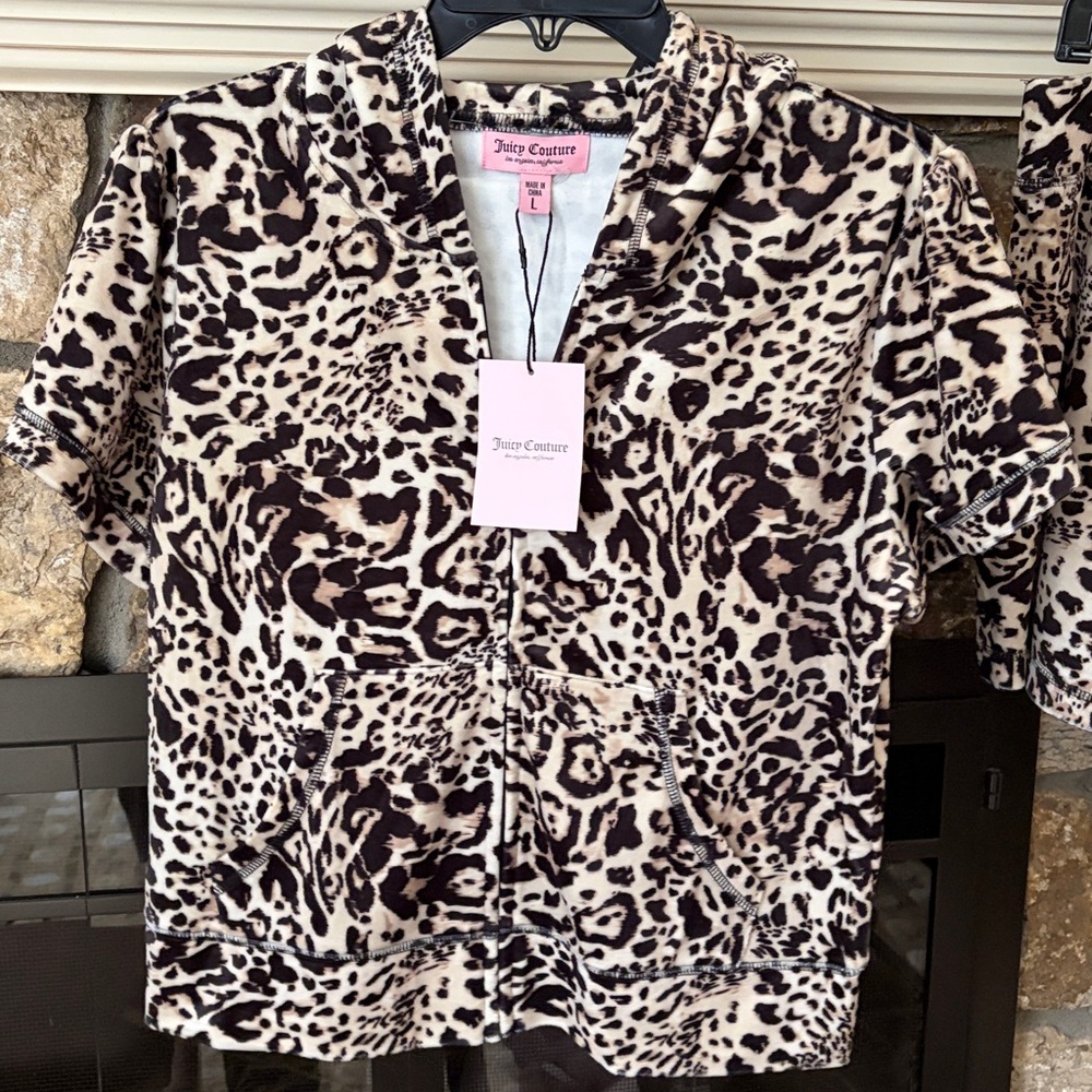 NWT Juicy Couture Velour tracksuit hoodie and shorts set size L choose one set - Picture 3 of 14